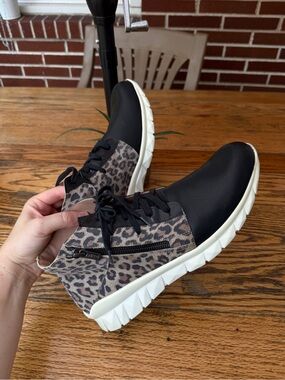 Naot Women's Black & Leopard Lace-Up Boots size EU 43 / US L12 genuine leather
